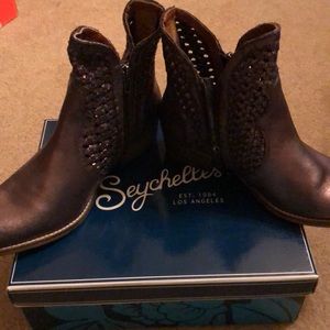 NWT Seychelles flip a coin pewter boot
